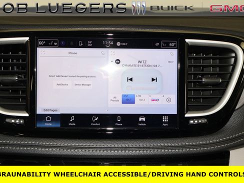 Used 2024 Chrysler Pacifica Touring-L FWD image 28