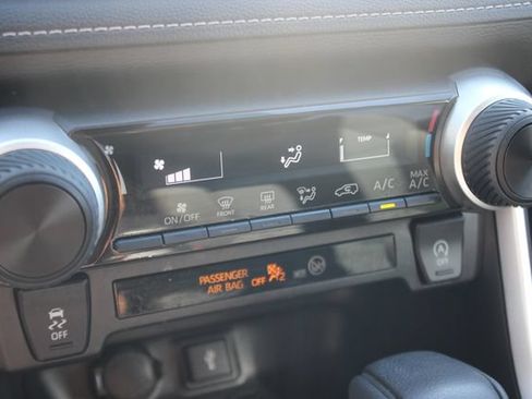 Used 2022 Toyota RAV4 LE AWD/4WD image 8