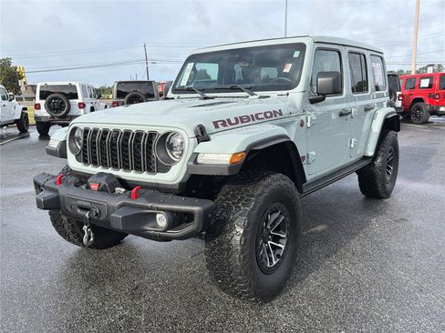 Used 2024 Jeep Wrangler Unlimited Rubicon AWD/4WD image 2