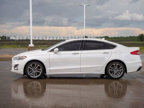 Used 2020 Ford Fusion Titanium FWD image 4