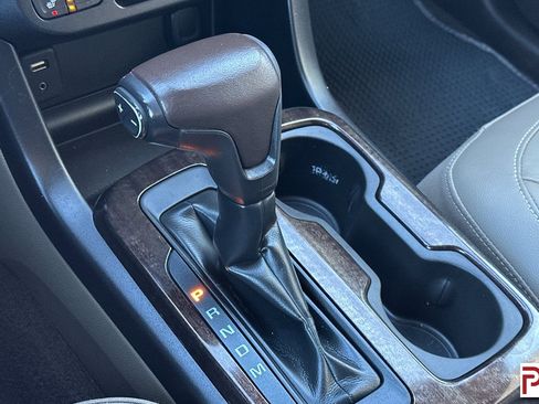 Used 2016 GMC Canyon SLT w/ Driver Alert Package image 24