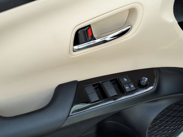 Used 2019 Toyota Prius LE FWD image 14