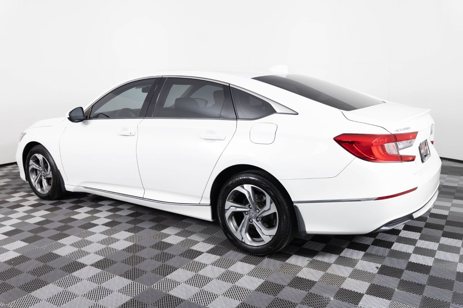 Used 2018 Honda Accord EX image 4