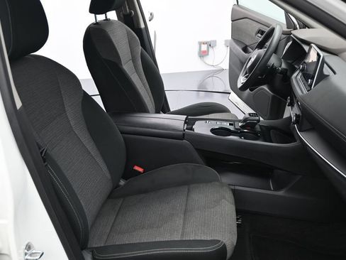 Used 2022 Nissan Rogue S FWD image 7