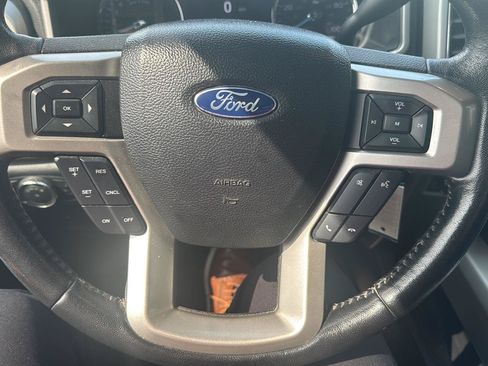 Used 2021 Ford F250 Lariat w/ Lariat Value Package AWD/4WD image 12
