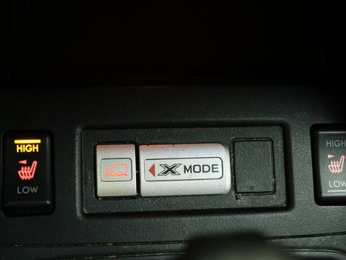 Used 2017 Subaru Forester 2.5i Limited image 37