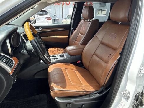 Used 2013 Jeep Grand Cherokee Overland AWD/4WD image 18