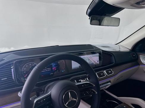 New 2026 Mercedes-Benz GLS 450 4MATIC image 9