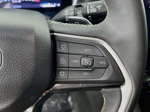 Used 2023 Jeep Grand Cherokee L Laredo AWD/4WD image 33