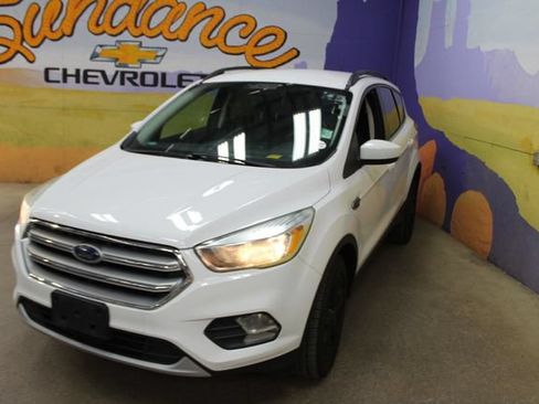 Used 2017 Ford Escape SE AWD/4WD image 4