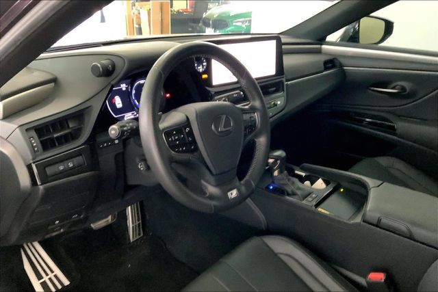Used 2023 Lexus ES 300h F Sport FWD image 7