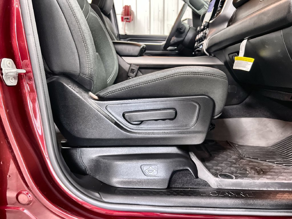 Used 2025 RAM 1500 Big Horn AWD/4WD image 28