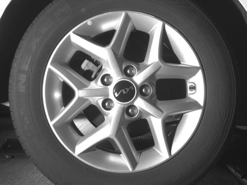Used 2025 Kia Soul LX w/ LX Technology Package FWD image 18