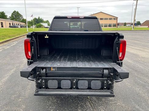 Used 2022 GMC Sierra 1500 SLT w/ SLT Premium Plus Package AWD/4WD image 16