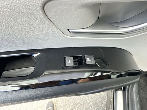 Used 2025 Hyundai Tucson Limited image 24