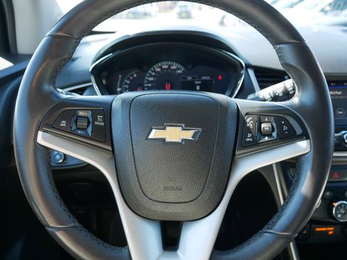 Used 2020 Chevrolet Trax LT w/ Driver Confidence Package AWD/4WD image 25