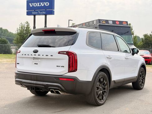 Used 2021 Kia Telluride SX w/ SX Prestige Package AWD/4WD image 9