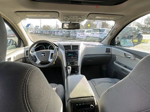 Used 2009 Chevrolet Traverse LT image 10