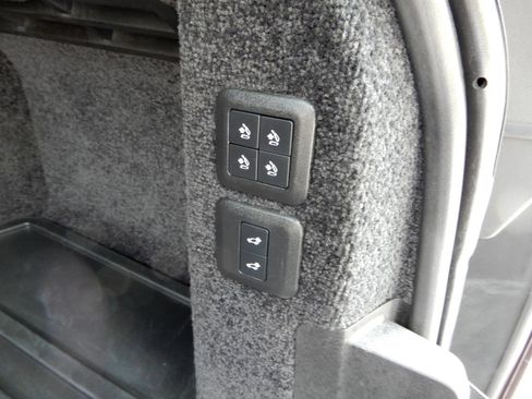 Used 2018 Land Rover Range Rover HSE image 11