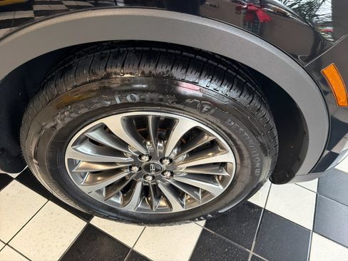 Used 2020 Lincoln Nautilus Reserve image 8