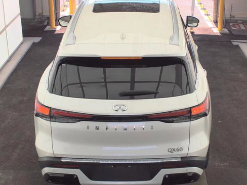 Certified 2023 INFINITI QX60 Luxe w/ Performance Audio Package image 7