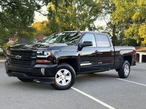 Used 2017 Chevrolet Silverado 1500 LT w/ All Star Edition AWD/4WD image 2