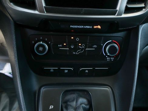 Used 2019 Ford Transit Connect XL image 31