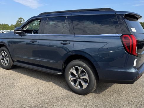 New 2027 Ford Expedition Active RWD image 3