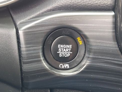 Used 2021 Jeep Grand Cherokee Laredo X AWD/4WD image 34