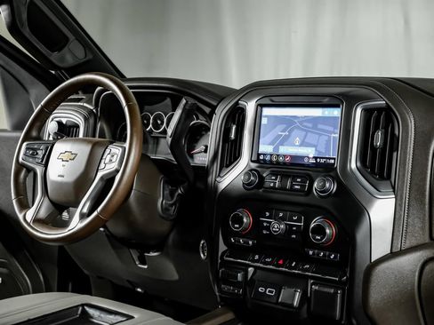 Used 2020 Chevrolet Silverado 2500 LTZ AWD/4WD image 23