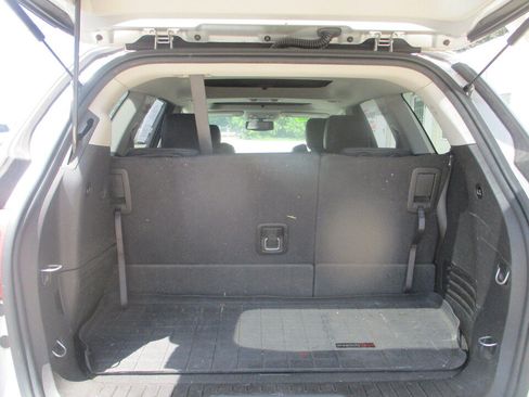 Used 2012 Chevrolet Traverse LT FWD image 6