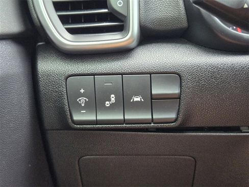 Used 2021 Kia Sportage S image 20