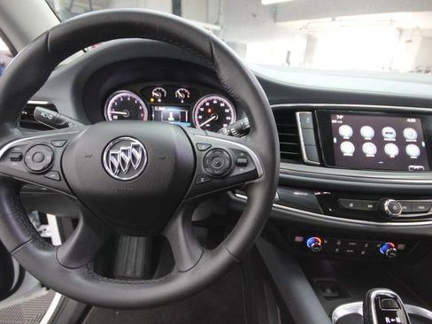 Used 2019 Buick Enclave Essence image 11