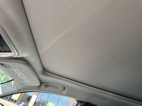 Used 2012 Jeep Grand Cherokee Overland image 23