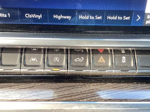 Used 2022 Chevrolet Silverado 1500 LT image 24