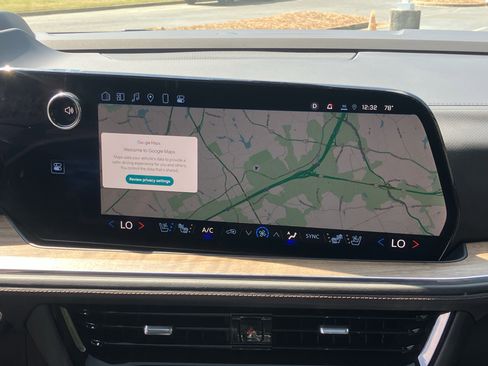 Used 2025 Chevrolet Suburban High Country w/ Sun And Tow Package image 27