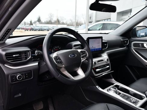 Used 2023 Ford Explorer XLT w/ Equipment Group 202A image 11