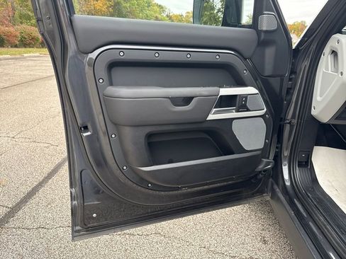 New 2024 Land Rover Defender 130 S image 11