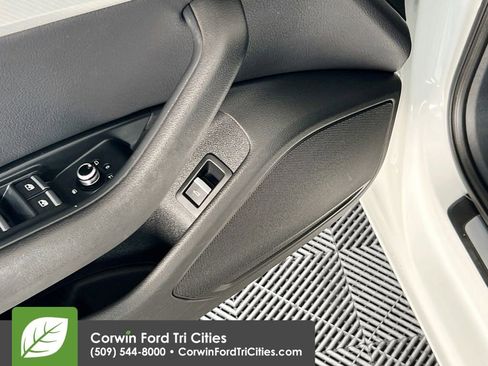 Used 2017 Audi A4 2.0T Premium image 13