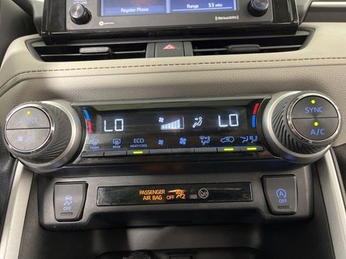 Used 2021 Toyota RAV4 XLE w/ Convenience Package FWD image 22