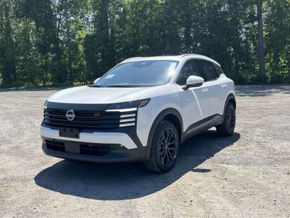 New 2025 Nissan Kicks SR w/ SR Premium Package