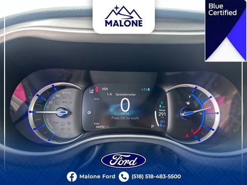 Used 2023 Chrysler Pacifica Touring-L FWD image 16