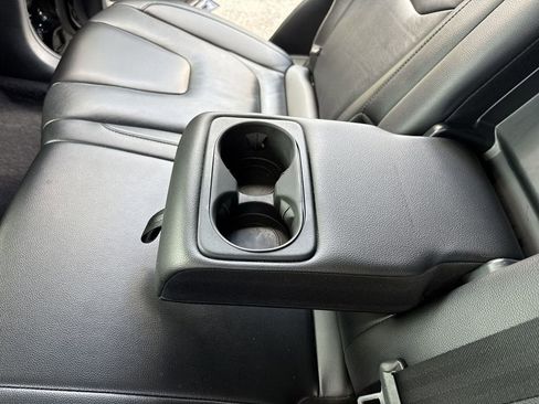 Used 2022 Ford Edge Titanium image 39