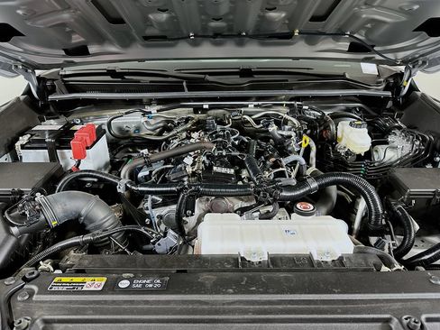 Used 2025 Toyota 4Runner SR5 AWD/4WD image 28