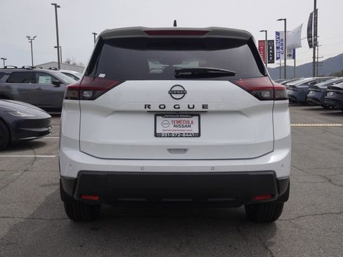 New 2026 Nissan Rogue SV FWD image 5