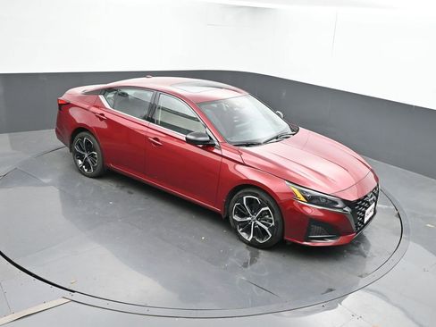 Used 2024 Nissan Altima 2.5 SR w/ SR Premium Package image 38