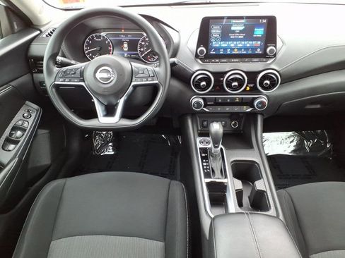 Certified 2025 Nissan Sentra SV image 9