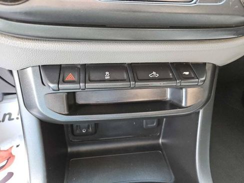 Used 2020 Chevrolet Colorado W/T w/ WT Convenience Package AWD/4WD image 22