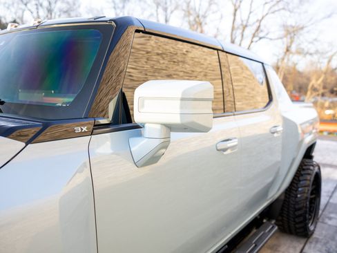 Used 2024 GMC Hummer EV 3X w/ Extreme Off-Road Package image 22