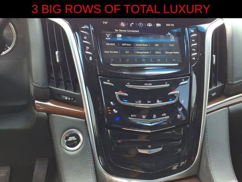 Used 2019 Cadillac Escalade ESV Luxury AWD/4WD image 24